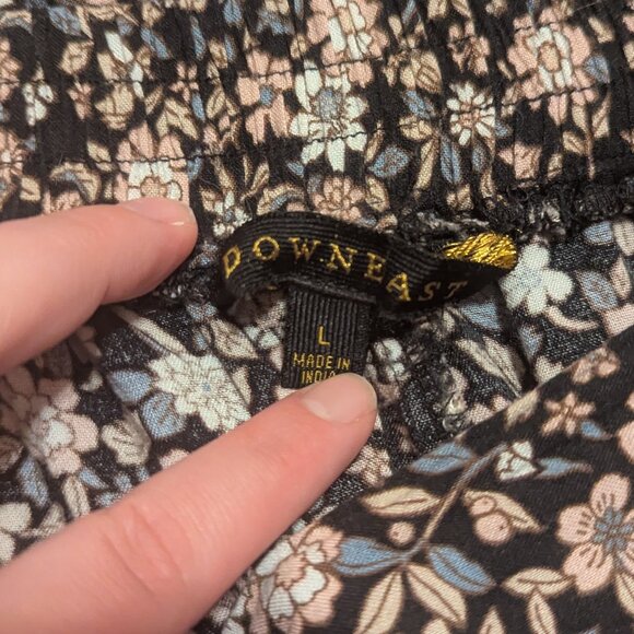 Downeast Black and Floral Wrap Skirt, L - Picture 2 of 6